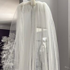 Elegant ivory lace Tulle Veil